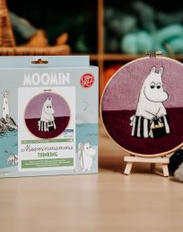 Moominmamma Thinking 2D 'Painting with Wool'