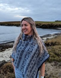 tiles poncho in charcoal